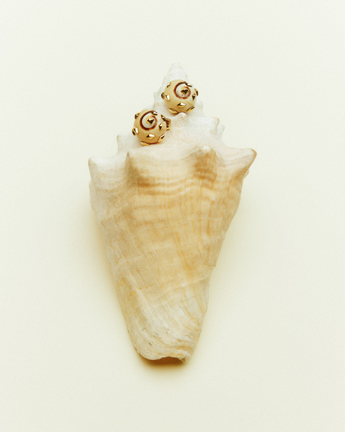 Orecchini Polymita beige