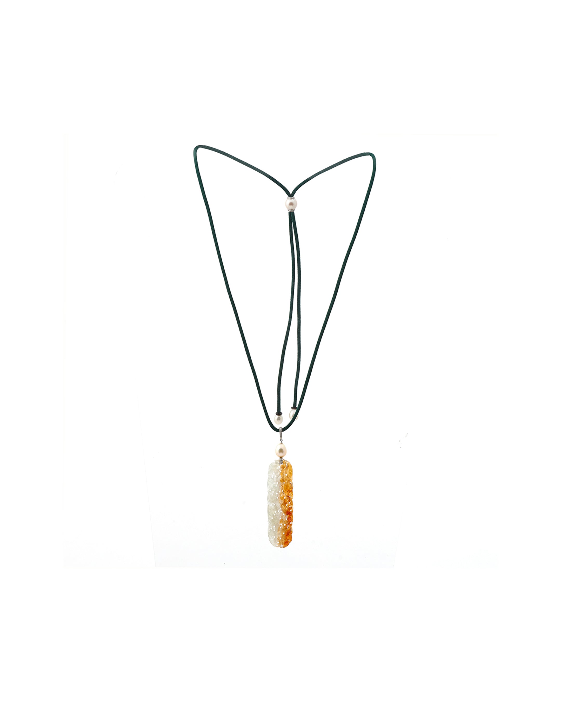 Collana giada incisa